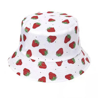 bob-blanc-avec-pleins-de-motifs-fraises