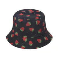 bob-noir-avec-pleins-de-motifs-fraises