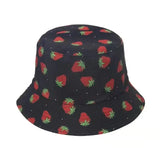 bob-noir-avec-pleins-de-motifs-fraises